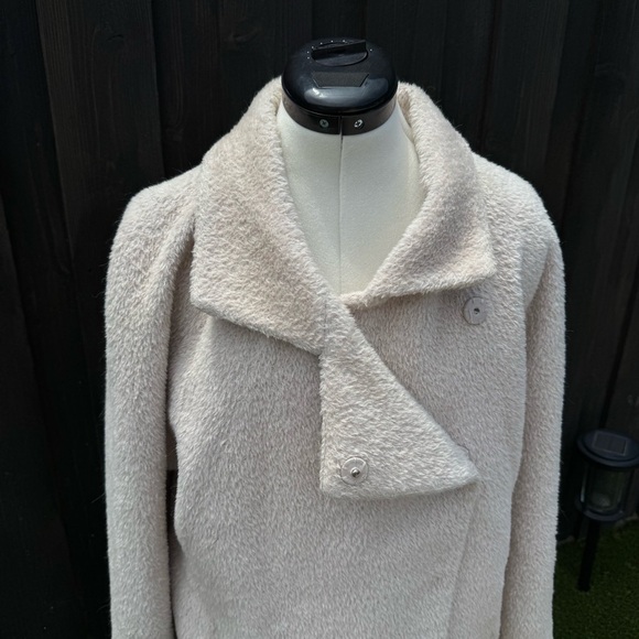 Trina Turk Cream Madison Textured Wedge Coat size 6 - Picture 3 of 14